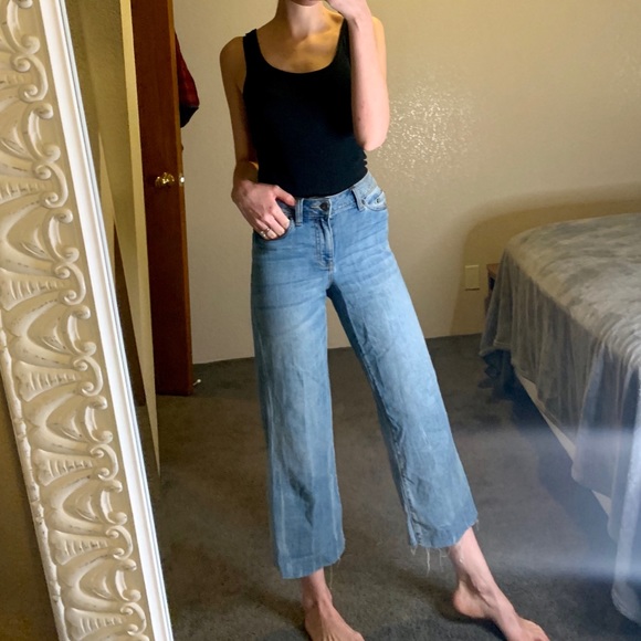 Raw Hem High Rise Crop - Picture 1 of 2